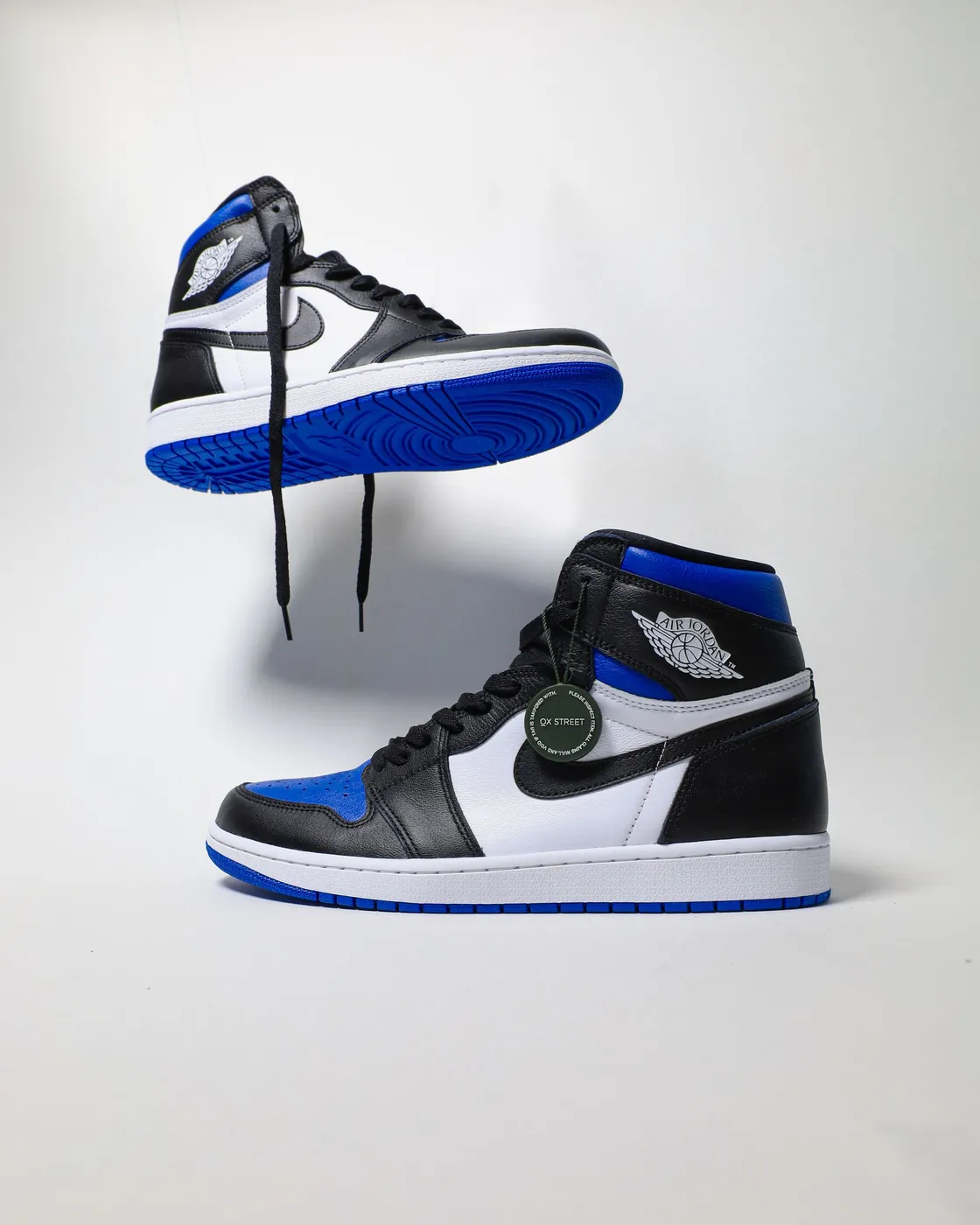 Jordan Air Jordan 1 Retro High OG 'Royal Toe', צילום אווירה