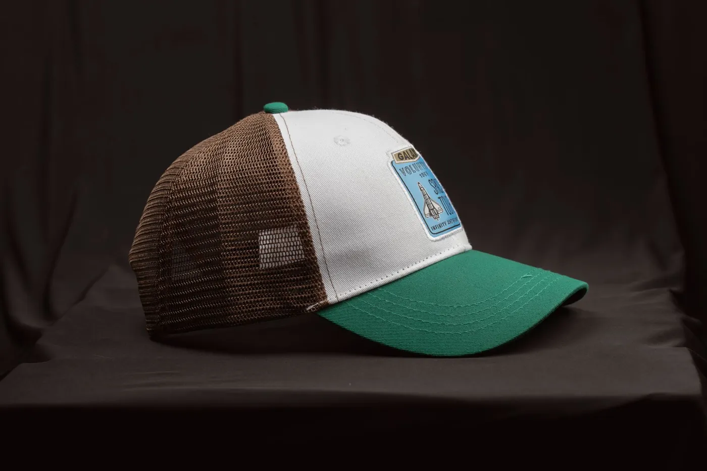 lilo kix Trucker Cap, צילום אווירה