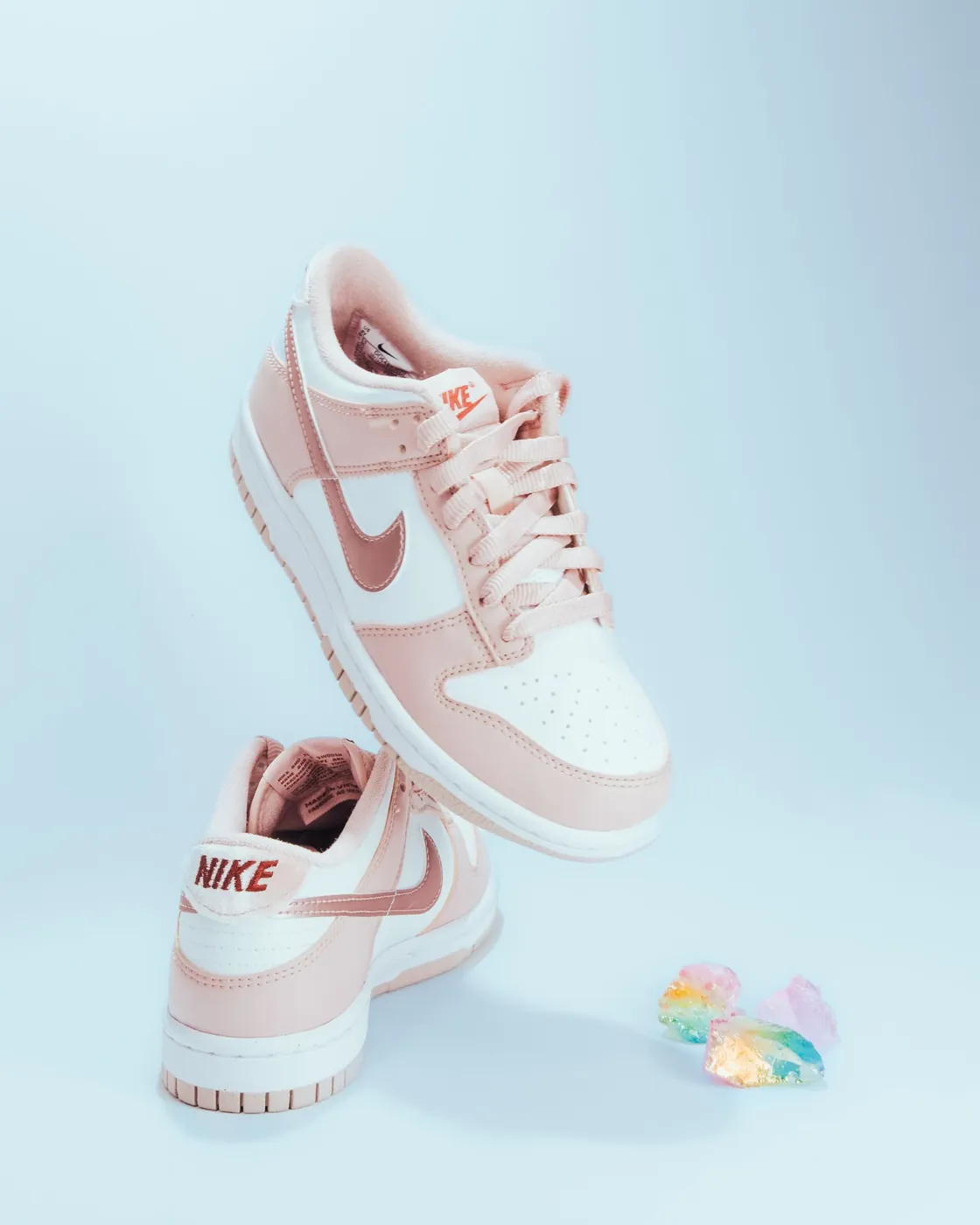 Nike Dunk Low 'Soft Pink', צילום אווירה